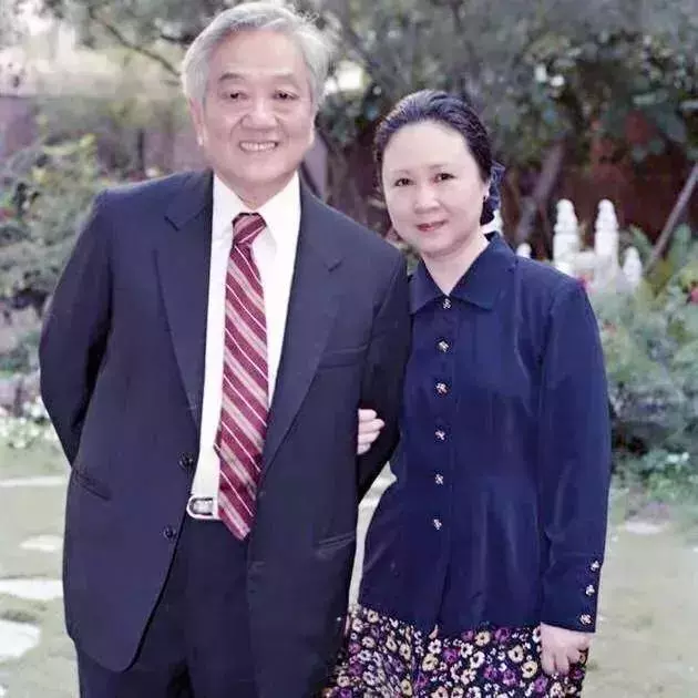 瓊瑤悼念丈夫平鑫濤:你若有靈,保佑我只有笑沒有淚,活得像火花