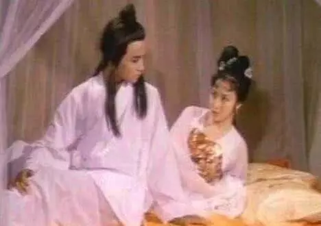 她與趙雅芝齊名,因被逼拍戲致終身不孕,陳百祥卻寵她一輩子