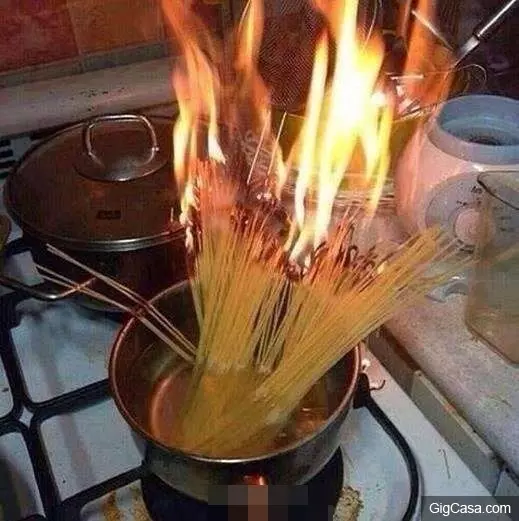 7個網友分享喝到ㄎ一ㄤ掉的人進廚房的料理!看完編編只能說,這些人真的不該進廚房!