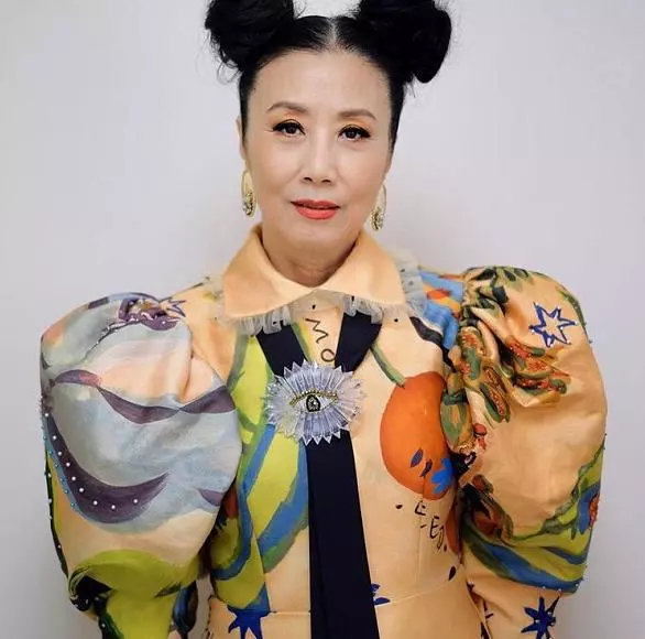 開撕?何超蓮曬照大戰汪明荃,自曝是賭王千金對戰千王之王!