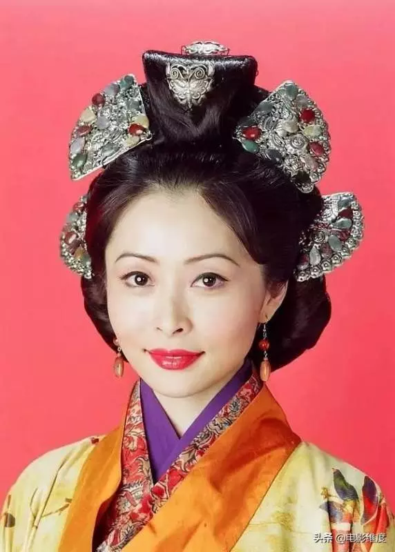 54歲「二郎神」錢嘉樂娶了「琵琶精」湯盈盈,一家四口其樂融融