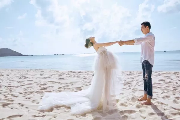 安以軒曬唯美孕婦寫真!「第一次穿那麼少拍照...」