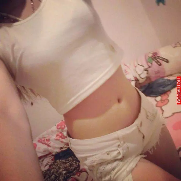 識咗個AIA美女保險經紀,買咗5000蚊保險,個個月都可以同佢去九龍塘「聚一聚」!!