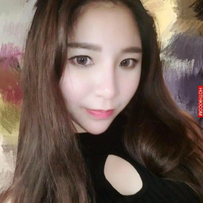 識咗個AIA美女保險經紀,買咗5000蚊保險,個個月都可以同佢去九龍塘「聚一聚」!!