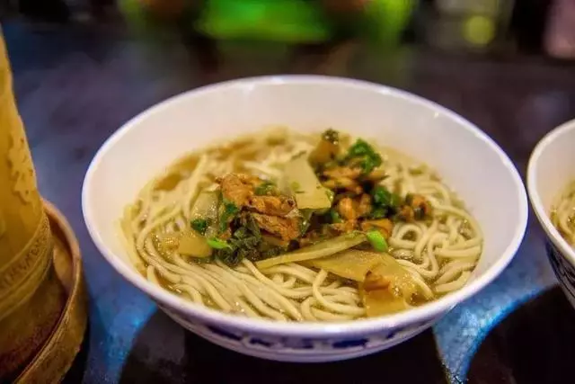杭州這8家知名麵館,分店越來越多,究竟還值不值得專門打卡?