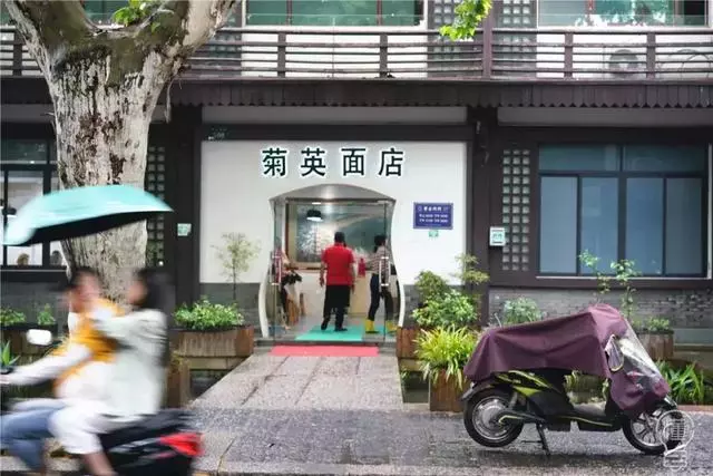 杭州這8家知名麵館,分店越來越多,究竟還值不值得專門打卡?