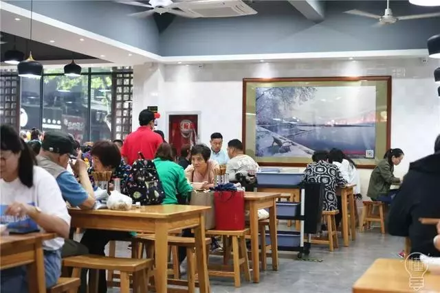 杭州這8家知名麵館,分店越來越多,究竟還值不值得專門打卡?