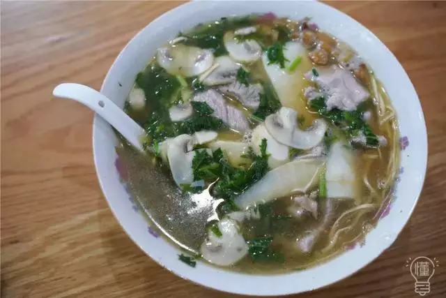 杭州這8家知名麵館,分店越來越多,究竟還值不值得專門打卡?
