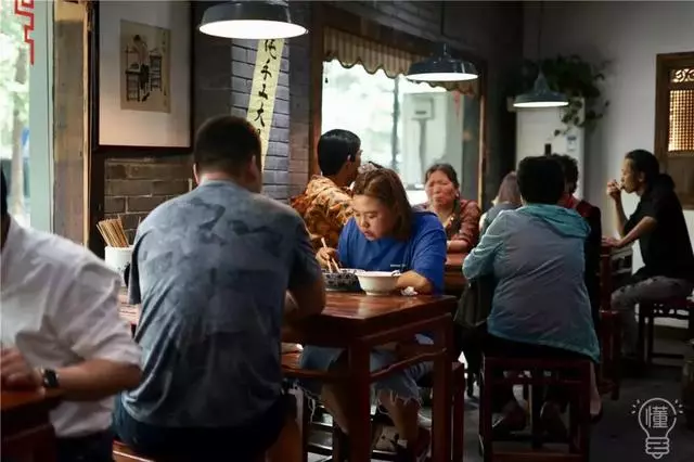 杭州這8家知名麵館,分店越來越多,究竟還值不值得專門打卡?