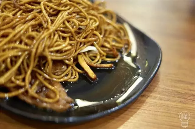 杭州這8家知名麵館,分店越來越多,究竟還值不值得專門打卡?