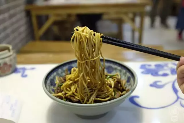 杭州這8家知名麵館,分店越來越多,究竟還值不值得專門打卡?