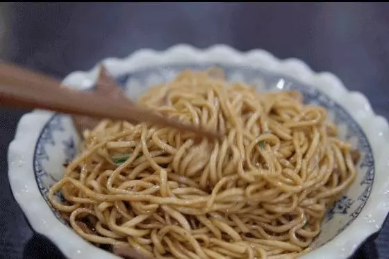 杭州這8家知名麵館,分店越來越多,究竟還值不值得專門打卡?