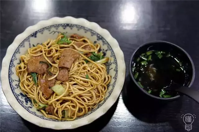 杭州這8家知名麵館,分店越來越多,究竟還值不值得專門打卡?