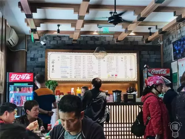 杭州這8家知名麵館,分店越來越多,究竟還值不值得專門打卡?