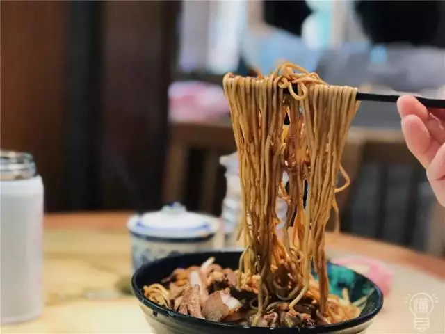 杭州這8家知名麵館,分店越來越多,究竟還值不值得專門打卡?