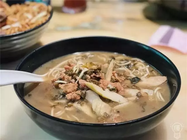 杭州這8家知名麵館,分店越來越多,究竟還值不值得專門打卡?