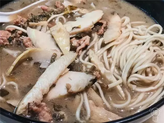 杭州這8家知名麵館,分店越來越多,究竟還值不值得專門打卡?