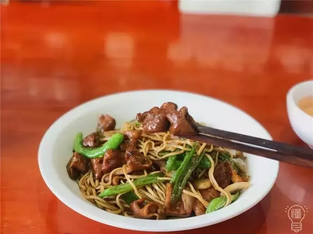 杭州這8家知名麵館,分店越來越多,究竟還值不值得專門打卡?
