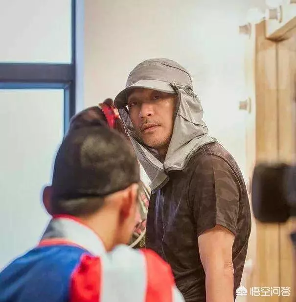 27年過去了,《逃學威龍》的十三位演員現狀如何?經典的奪命剪刀腳再也見不到了.