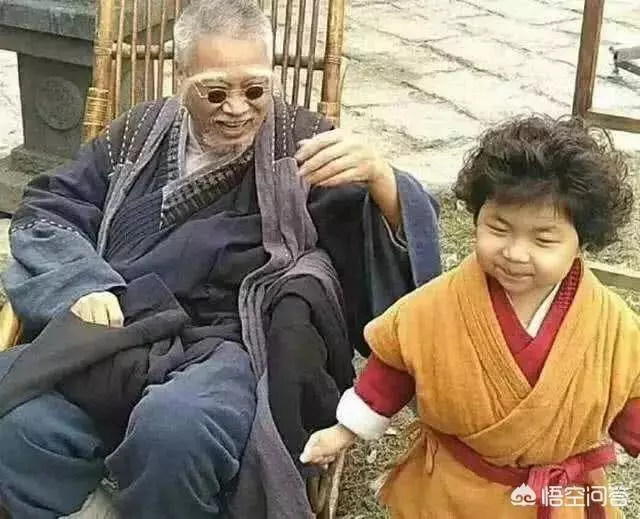 27年過去了,《逃學威龍》的十三位演員現狀如何?經典的奪命剪刀腳再也見不到了.