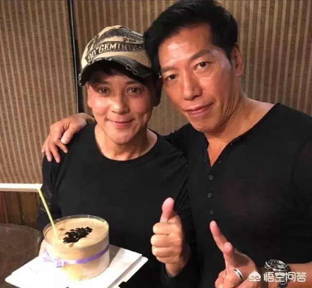 27年過去了,《逃學威龍》的十三位演員現狀如何?經典的奪命剪刀腳再也見不到了.