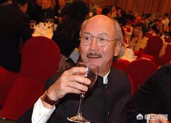 27年過去了,《逃學威龍》的十三位演員現狀如何?經典的奪命剪刀腳再也見不到了.