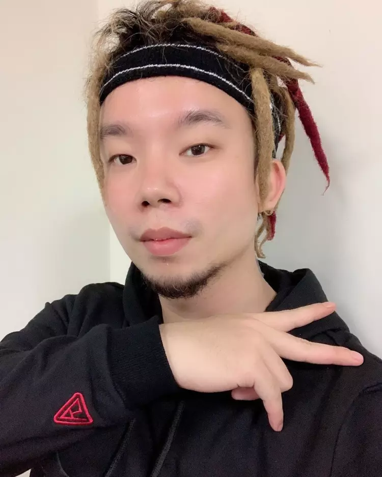 Youtuber實測狂抖內釣正妹直播主,妹子主動喊「月入20萬就能照顧我」... 原來女神私下這麼X