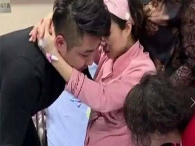 剖腹產後第一次下床什麼樣,樣子令人心疼,尤其在這三個時間段