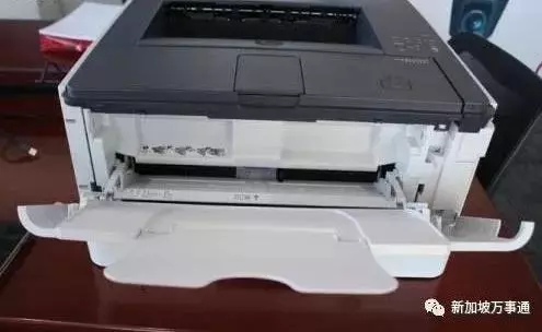 坡島男拿著自製的假幣,只為買兩塊巧克力?附上驗鈔的方法,避免更多人受騙哦~