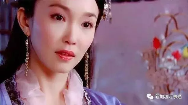 她演倚天屠龍記走紅,嫁白髮老外息影,47歲看起來宛如少女,這才是真正不老女神