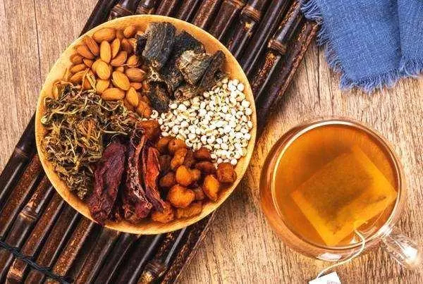 關節疼痛難熬,蒲公英加1物,每天喝一喝,關節再也不痛了