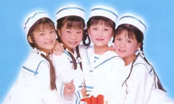 還記得四千金嗎?12年後成員再合體!原來是凱兒嫁人啦~