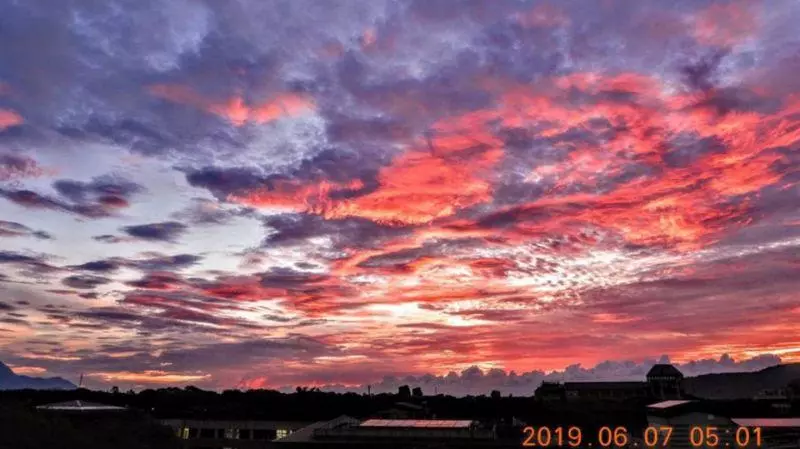 端午驚現「火燒雲」飆35度!下週又濕 恐有致災性降水