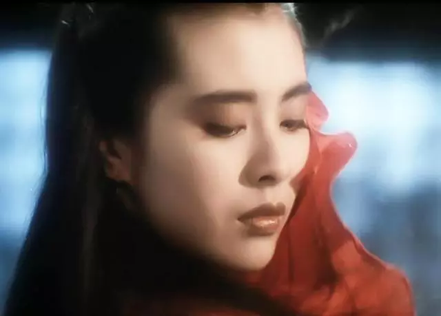 女神吃了防腐劑?52歲王祖賢背帶褲嬌俏似少女,還是忘不了聶小倩
