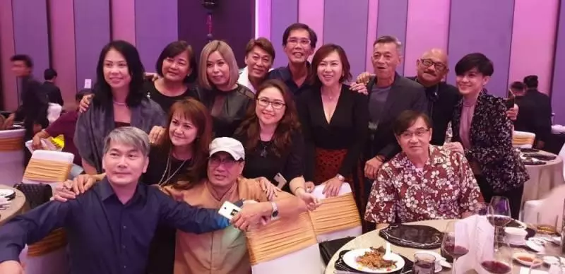 29歲凱兒帶球嫁70歲Dato!海量現場婚紗照曝光,原來君兒也已嫁人!
