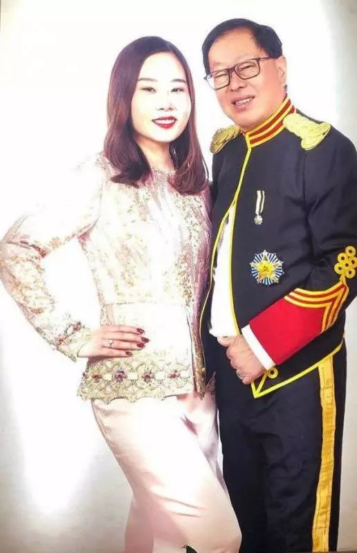 29歲凱兒帶球嫁70歲Dato!海量現場婚紗照曝光,原來君兒也已嫁人!