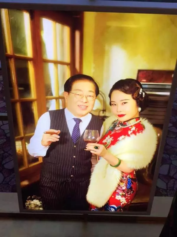 29歲凱兒帶球嫁70歲Dato!海量現場婚紗照曝光,原來君兒也已嫁人!