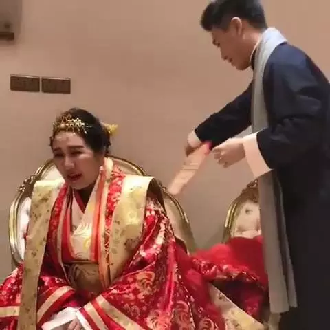 賭王千金過大禮 珠寶金器 堆如山