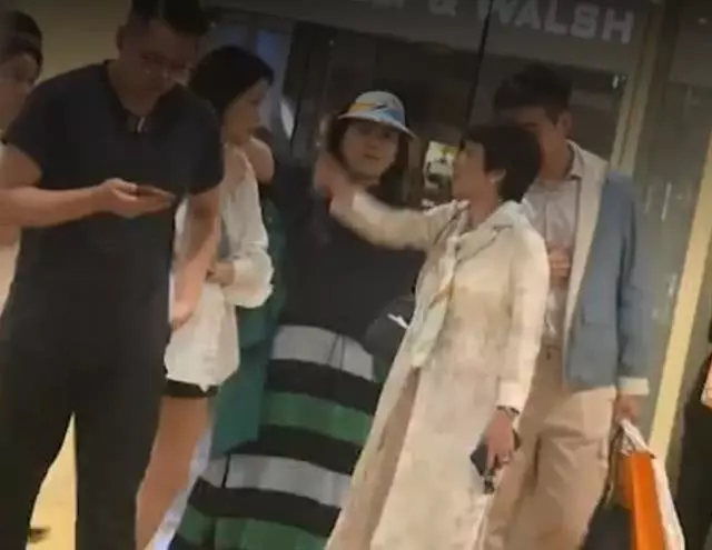 港媒曝何超盈5月巨肚疑懷雙胞胎,四太重賞8億房產再加6億嫁妝
