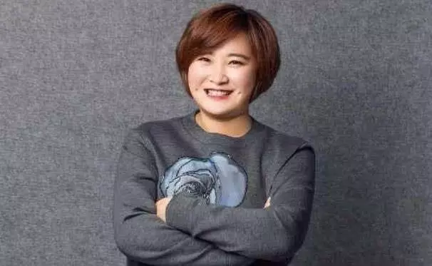 假如給你一億,這五個女星必須娶一個,網友:傻子都會選擇圖三!