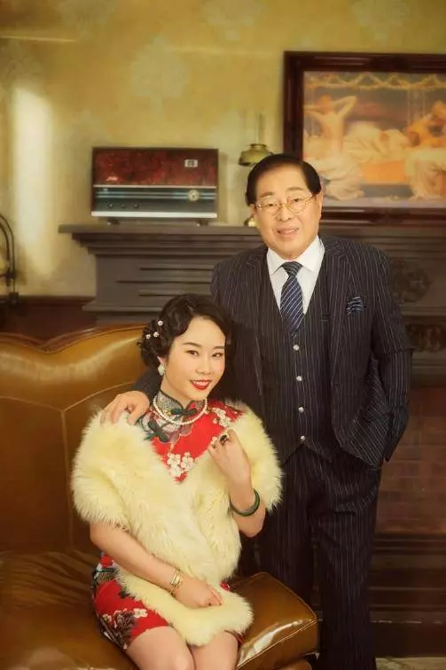 【4千金凱兒29歲嫁71歲拿督引爭議】友人打抱不平為出面喊話!這番話網友紛大吃一驚了!