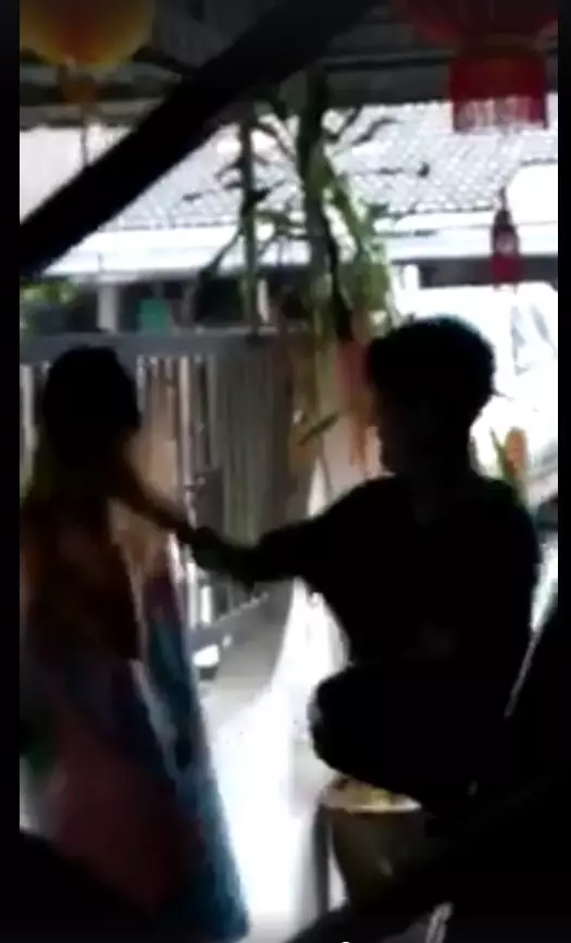 掌摑妻子 怒吼孩子 男子家暴遭網民譴責