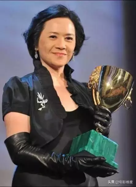 72歲葉德嫻,演藝事業輝煌、感情失敗,晚年子女不孝孤身一人生活