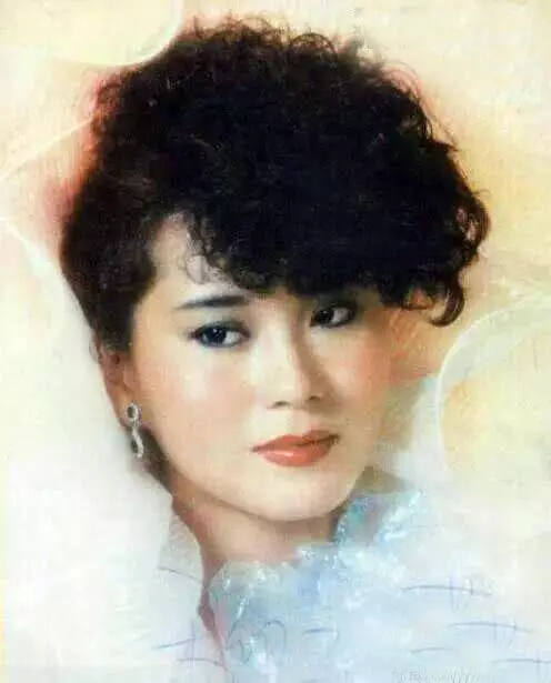 60歲孤身一人無人娶,美得驚艷還是個富婆,曾與張國榮演姐弟!