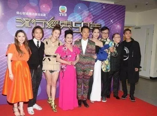 資深港星薛家燕食物中毒上吐下瀉後休克,昏厥兩分鐘急送醫!