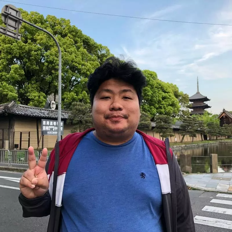男人的天性? 正妹深V熱舞「統神、國動」視線聚焦被抓包:看個爽好了!