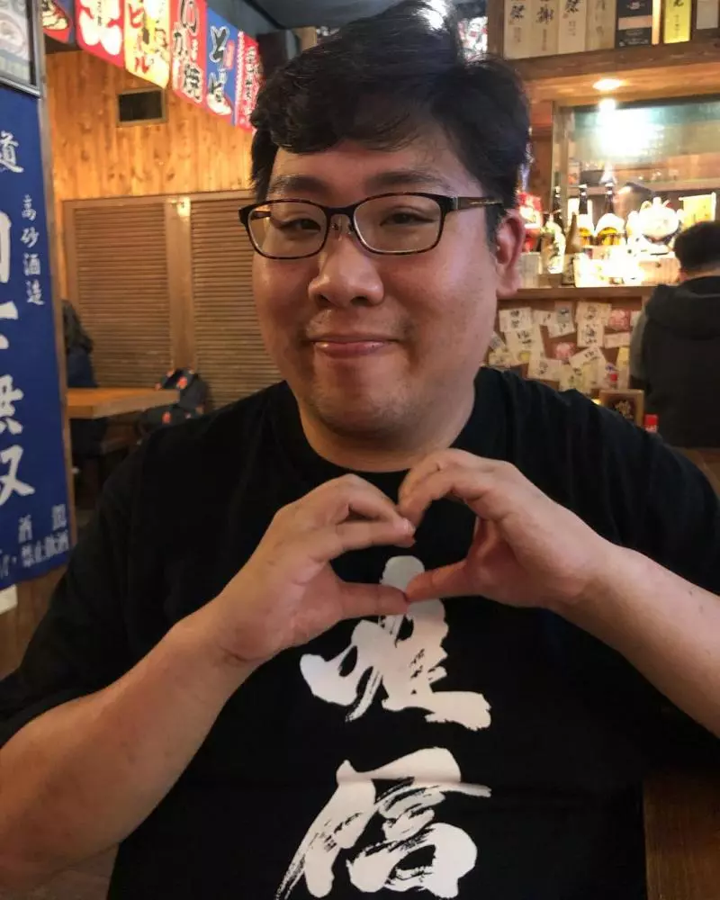 男人的天性? 正妹深V熱舞「統神、國動」視線聚焦被抓包:看個爽好了!