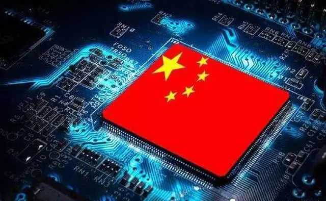 終於輪到高通急了!最強光刻機落戶中國,華為晶片不再求人,美國一片哀嚎!