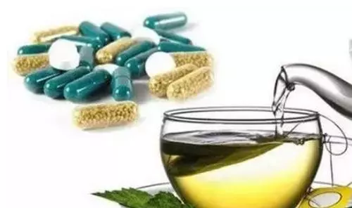 慢性胃炎患者飲食「三宜三忌」,不能用水送服2類胃藥,要牢記!