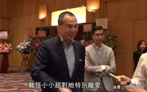 李澤楷女友出街購物,獲得豪車接送,她離嫁入豪門又近了一步!